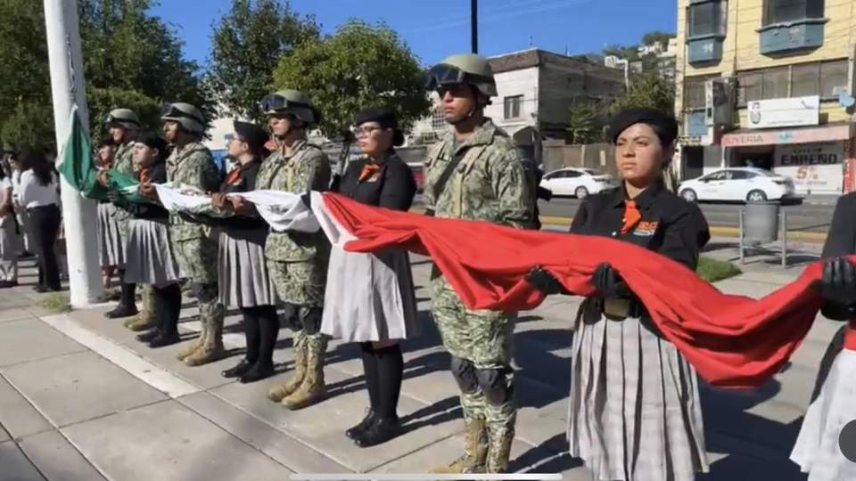 Comparte Cobach ceremonia cívica con el Lenguaje de Señas Mexicano