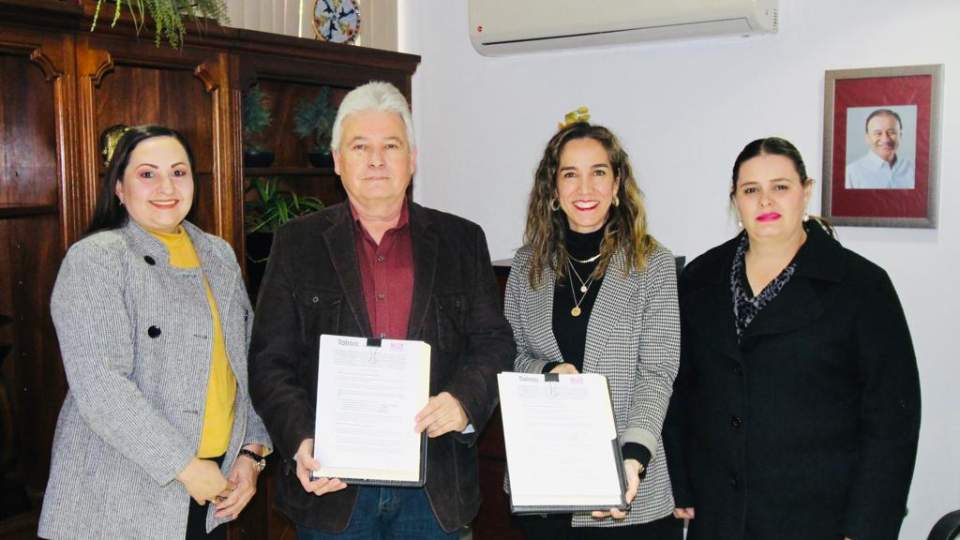 Signa Cobach acuerdos para la superación de alumnos y personal