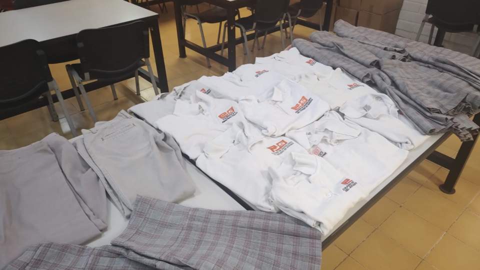 Lanza Cobach Sonora campaña de donación de uniformes escolares