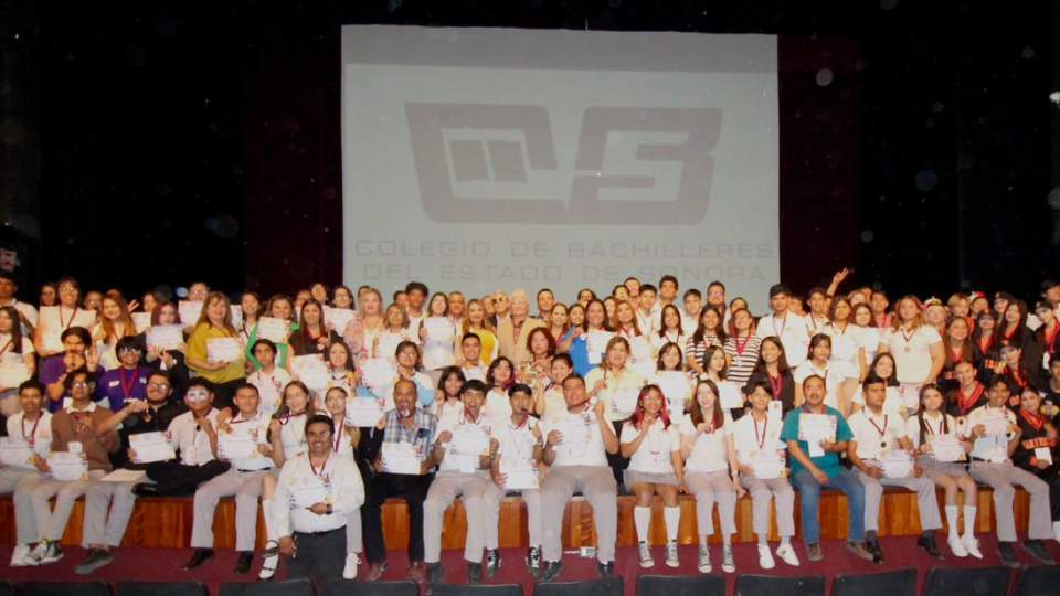 Entrega Cobach Sonora medallas a ganadores del Concurso Estatal Académico y Cultural 2023.