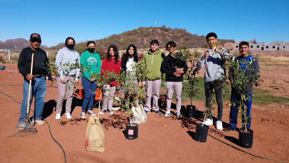 Plantan vida alumnos del Plantel JMMT