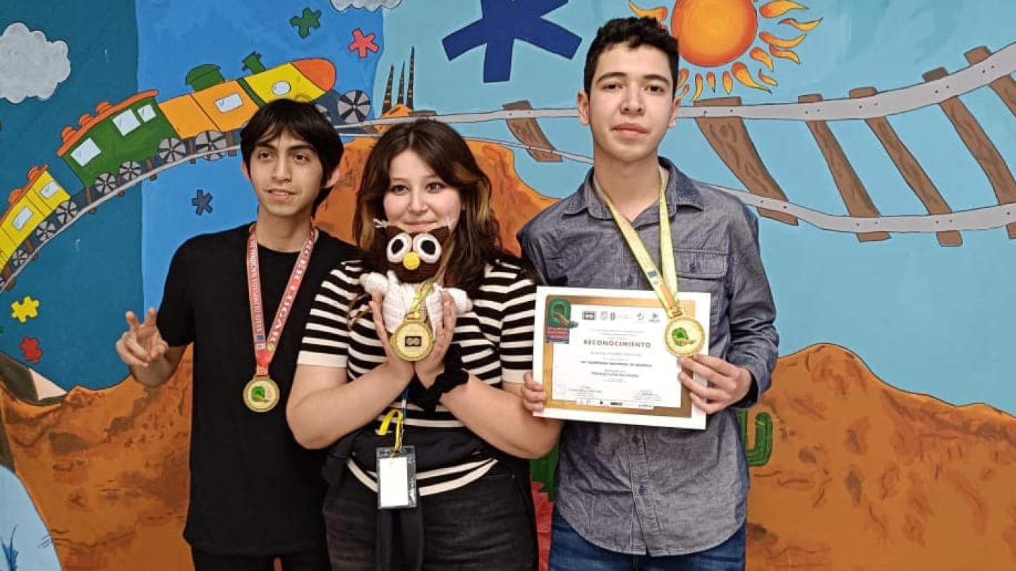 Ganan alumnos de Cobach Sonora oro y bronce en Olimpiada Nacional de Química 2025